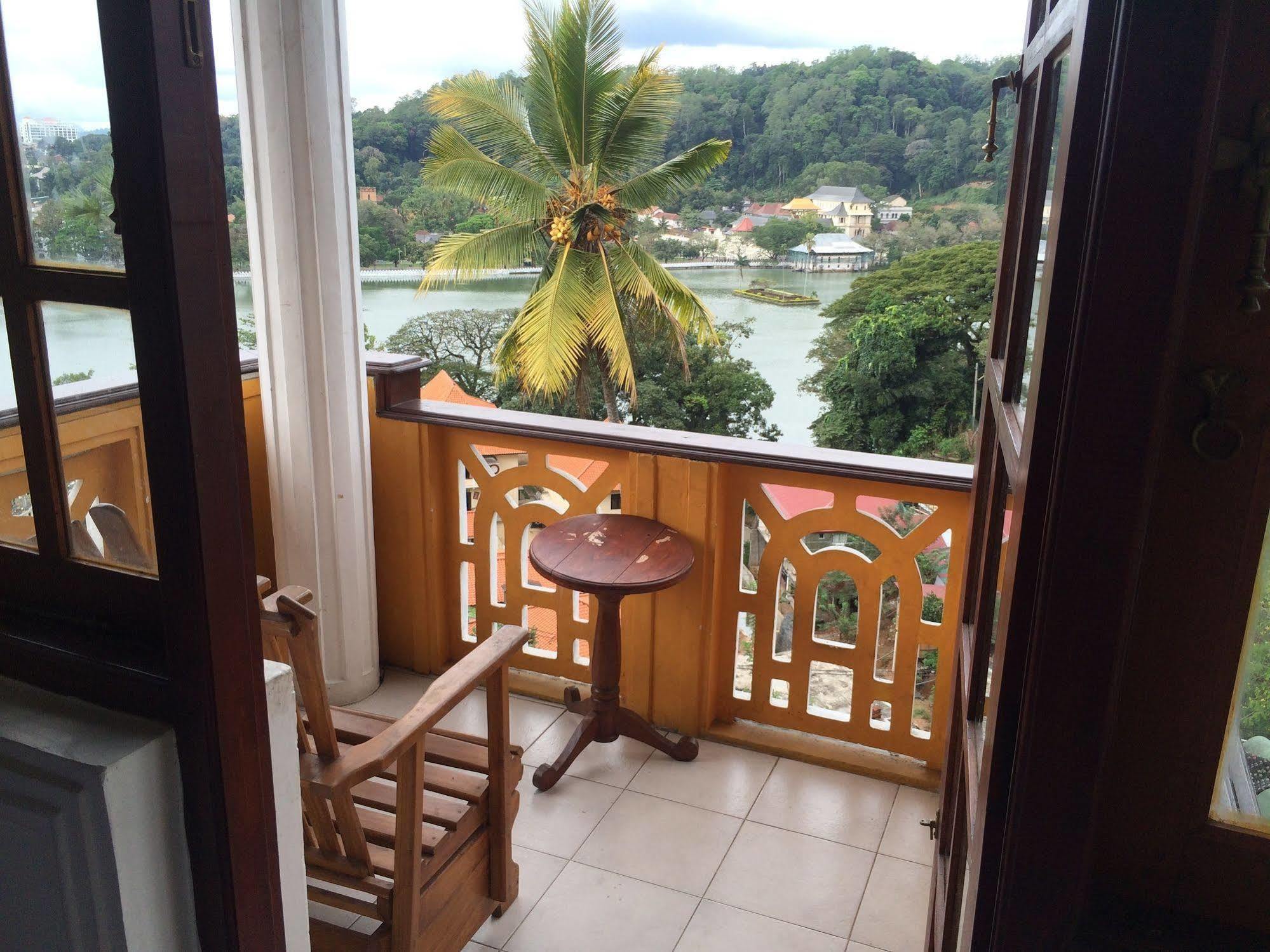 Ceyloni Lake Residency Kandy Zewnętrze zdjęcie