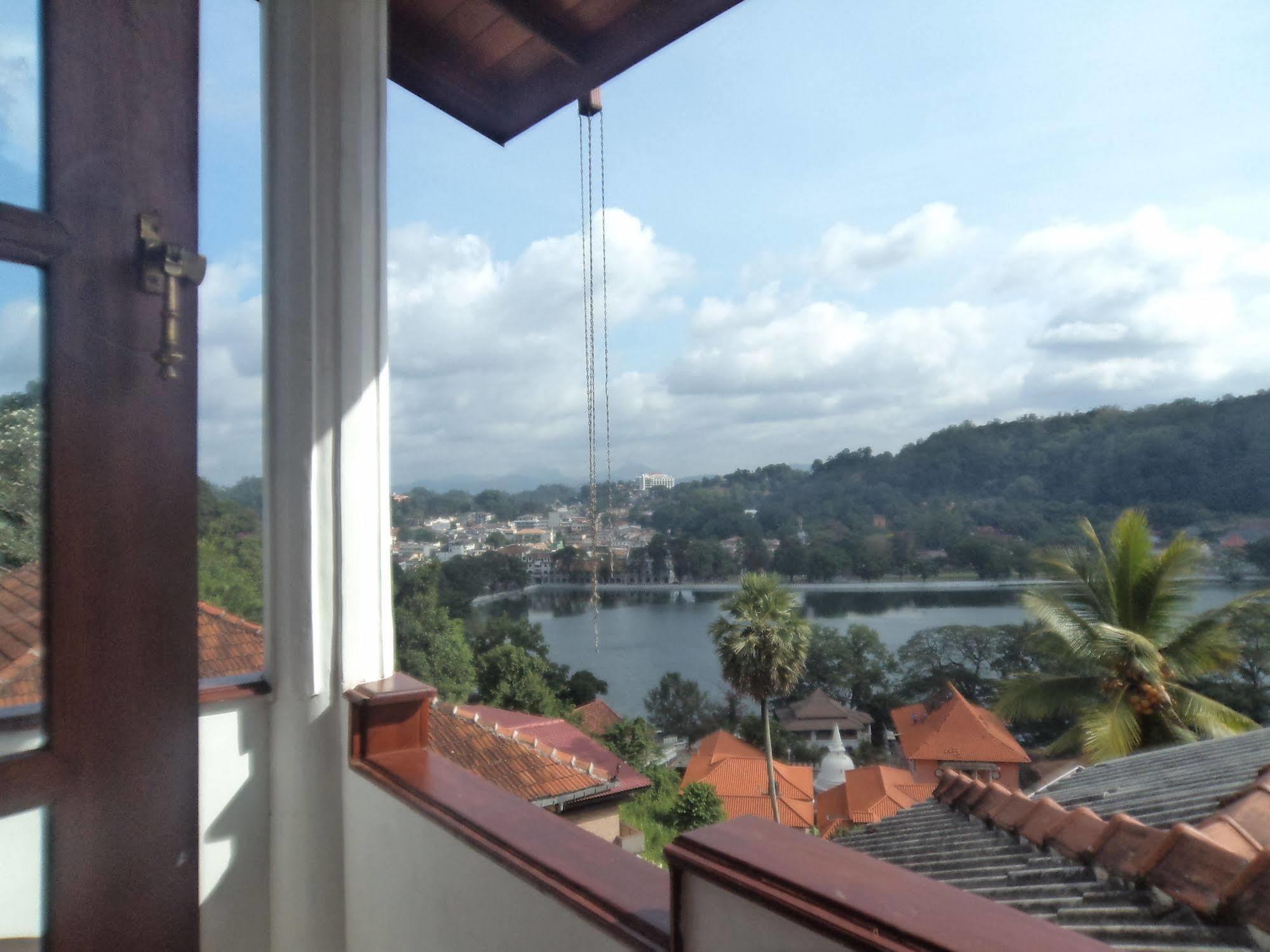 Ceyloni Lake Residency Kandy Zewnętrze zdjęcie