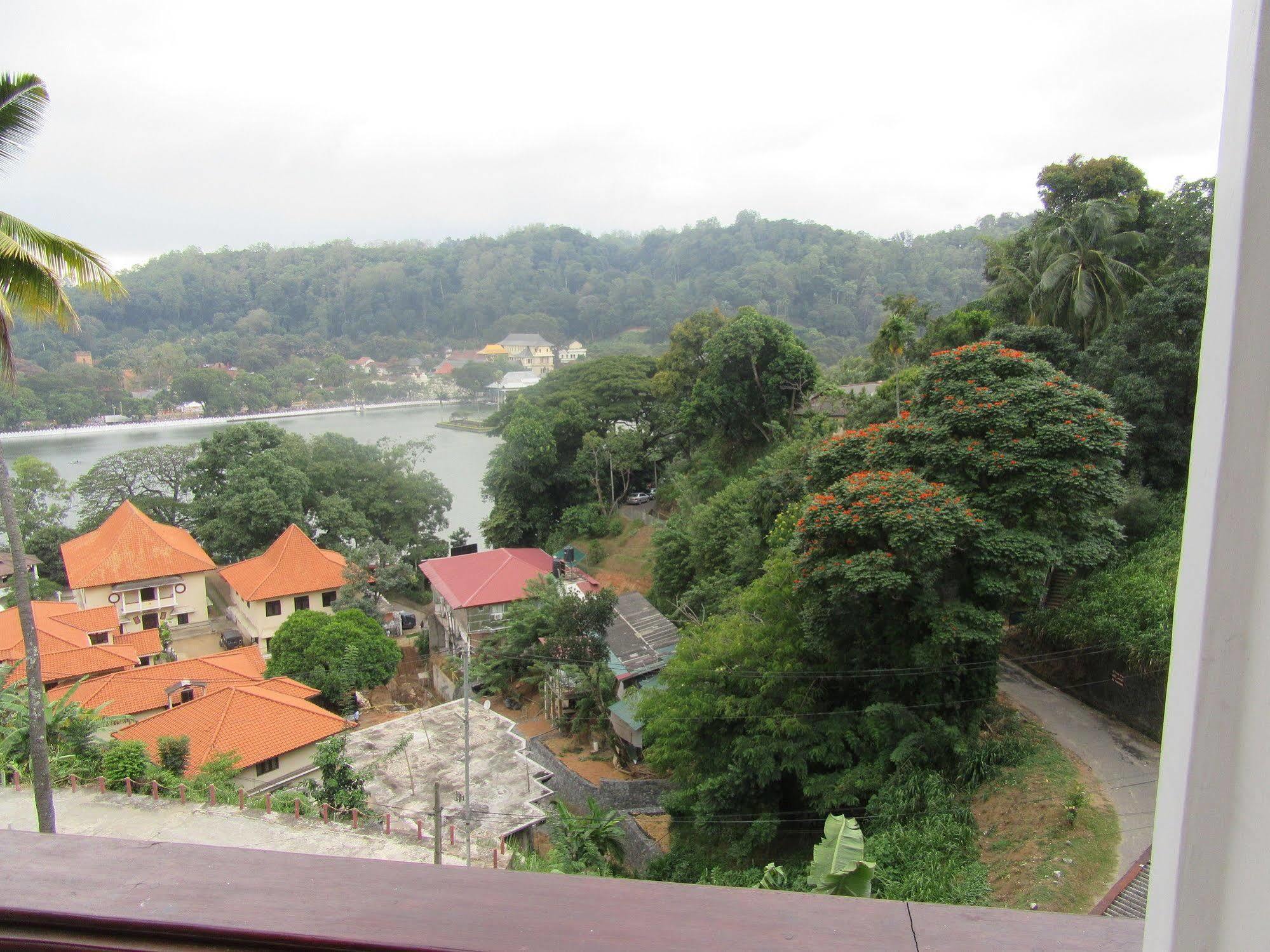 Ceyloni Lake Residency Kandy Zewnętrze zdjęcie